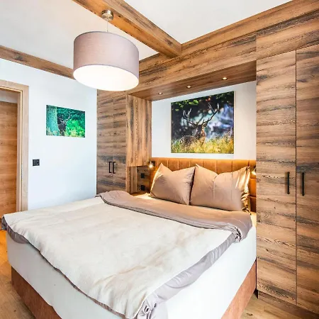 Golden Lodges Close To The Ski Lift Rauris