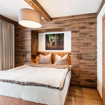 Golden Lodges Close To The Ski Lift Rauris