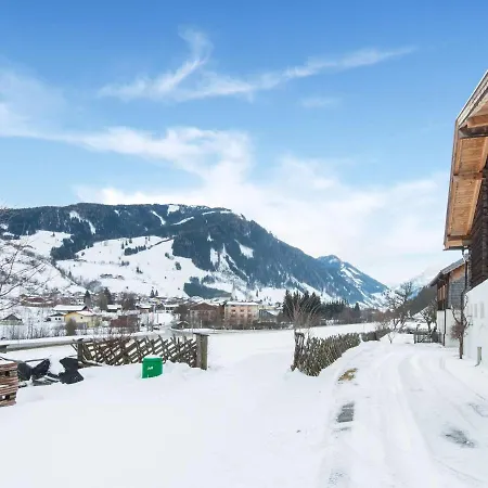 Appartement Golden Lodges Close To The Ski Lift